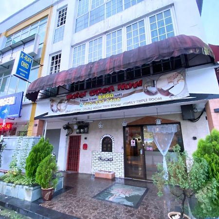Mr Hotel Nusa Bestari Skudai Esterno foto