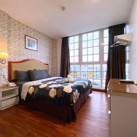 Mr Hotel Nusa Bestari Skudai Esterno foto