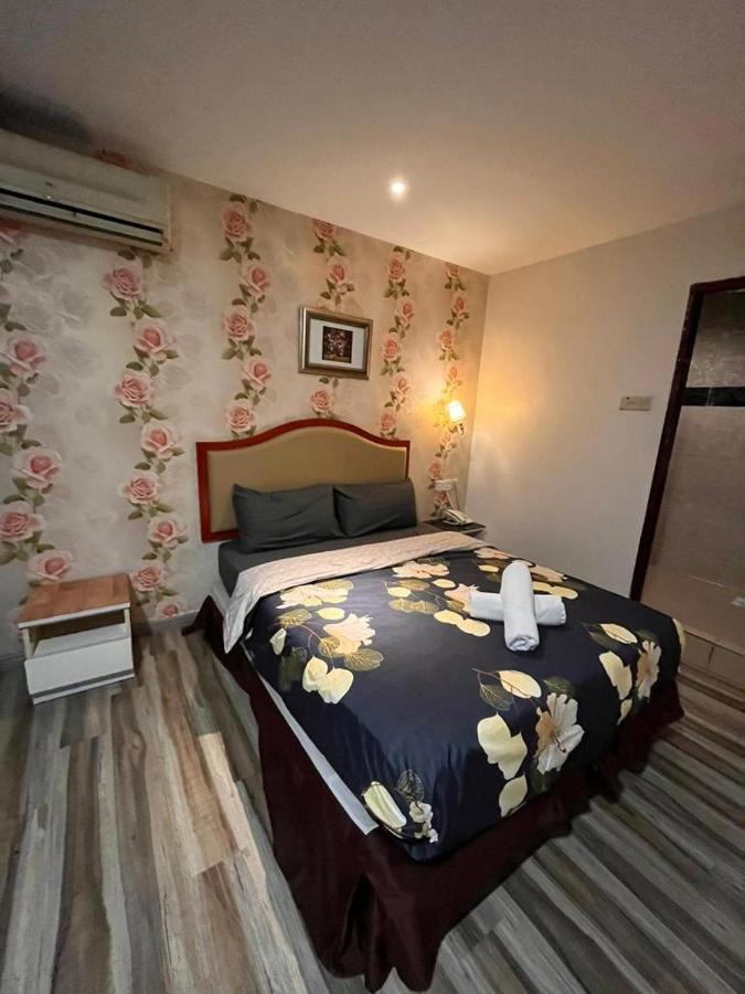 Mr Hotel Nusa Bestari Skudai Esterno foto