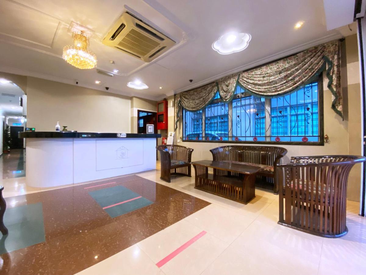 Mr Hotel Nusa Bestari Skudai Esterno foto