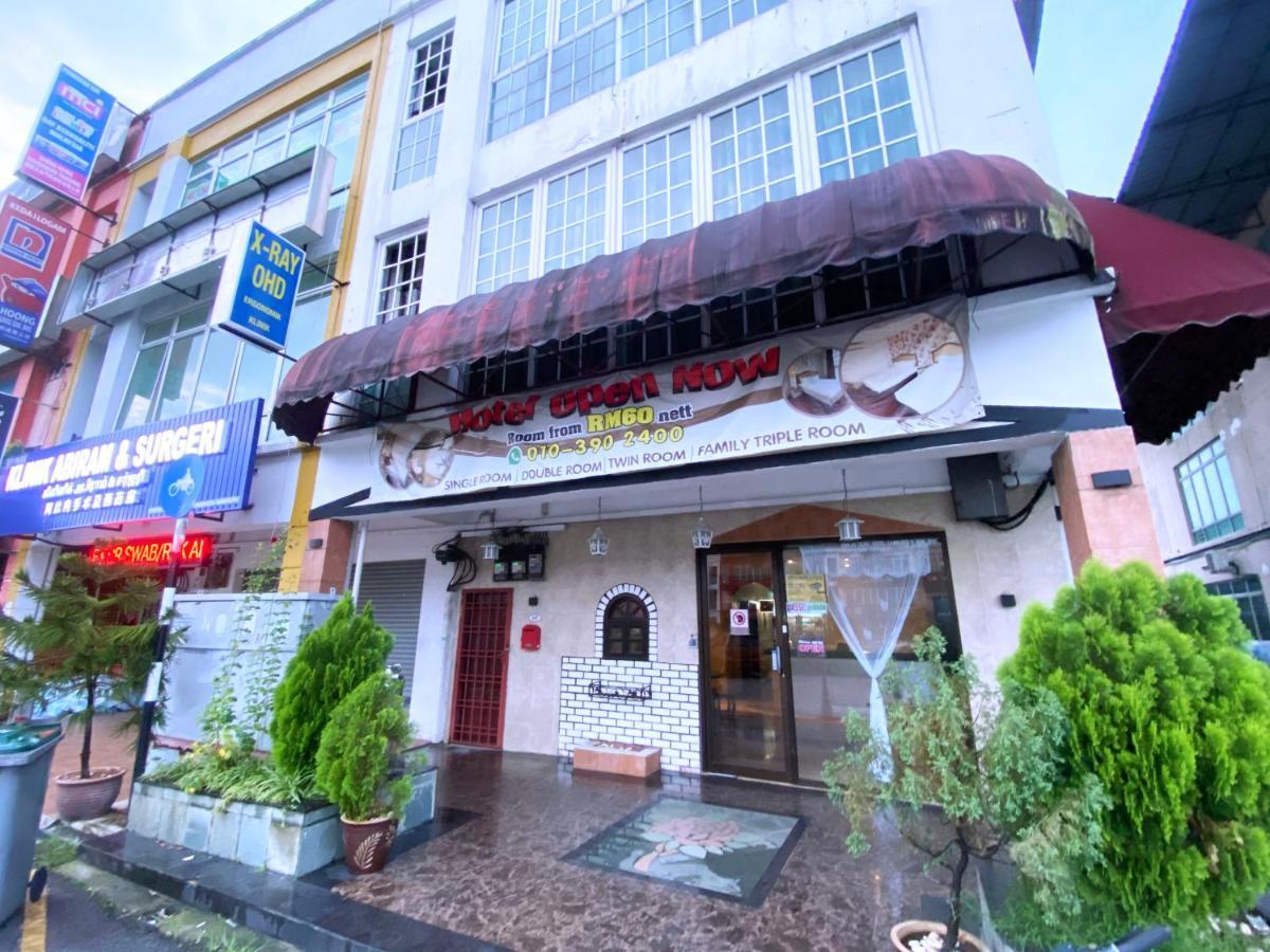 Mr Hotel Nusa Bestari Skudai Esterno foto