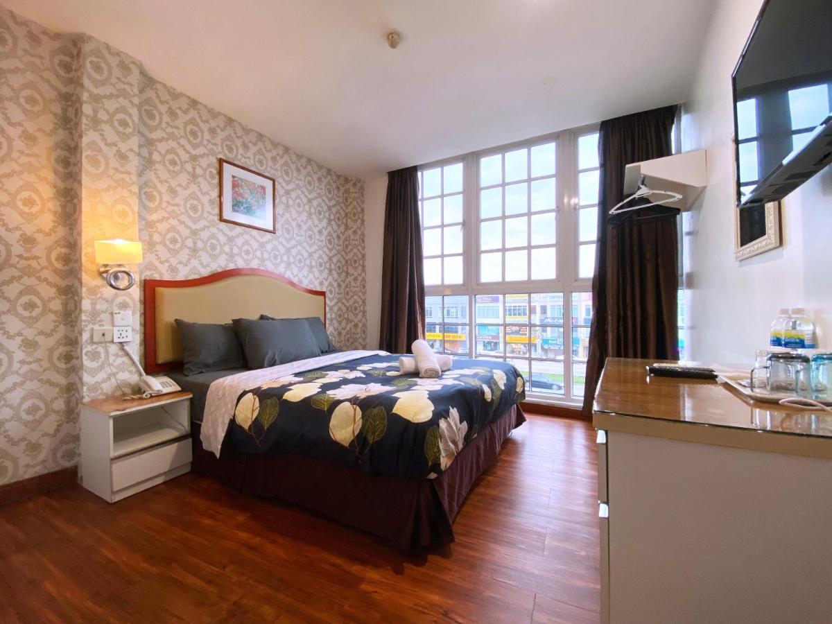 Mr Hotel Nusa Bestari Skudai Esterno foto