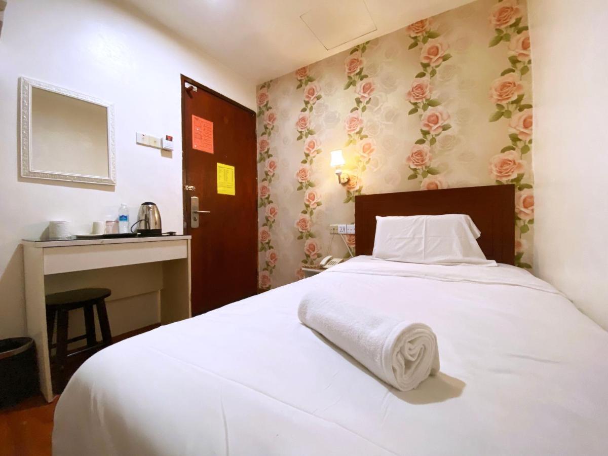 Mr Hotel Nusa Bestari Skudai Esterno foto