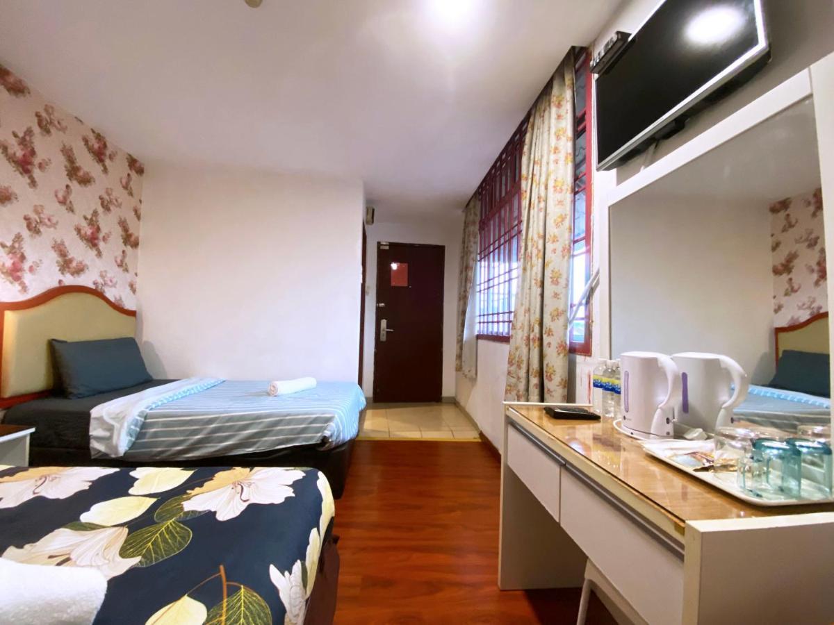 Mr Hotel Nusa Bestari Skudai Esterno foto