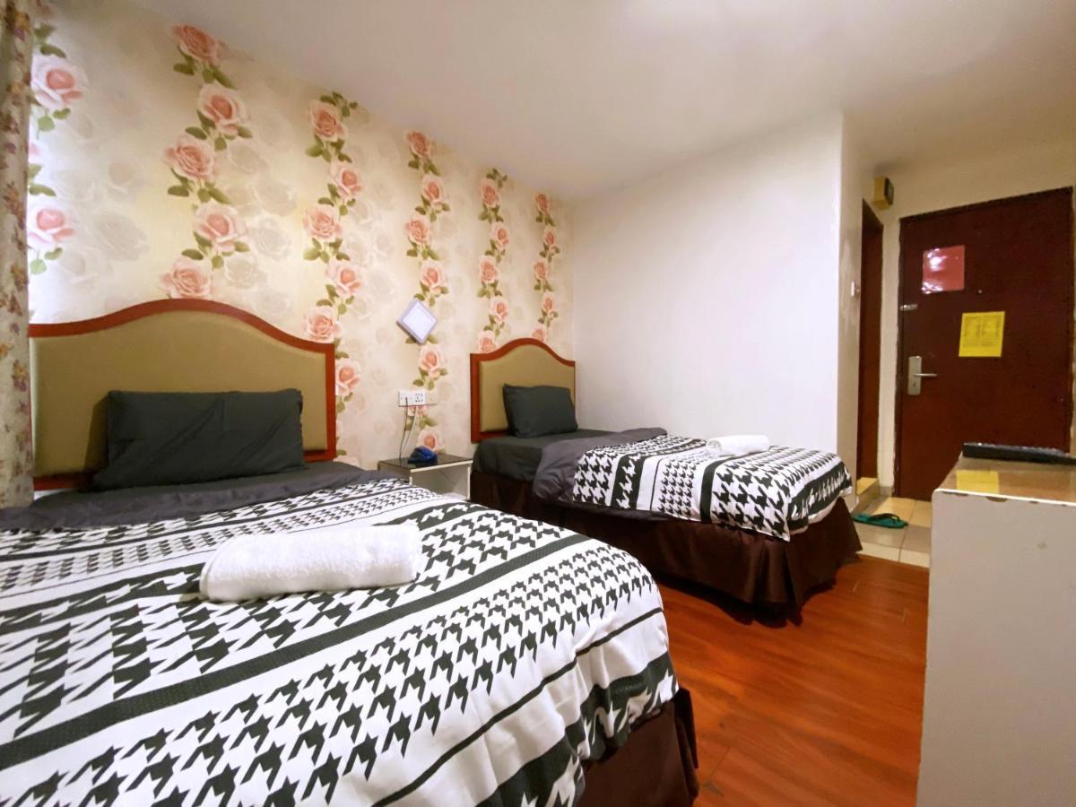 Mr Hotel Nusa Bestari Skudai Esterno foto